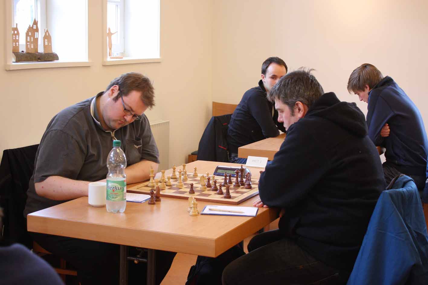 Brett 2: 
Niklas Herrmann (1784) - Timo Bücker (1776) 
1 : 0