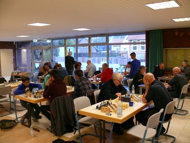 Brett 9
Pieper : Dr. Meuss
1/2 : 1/2