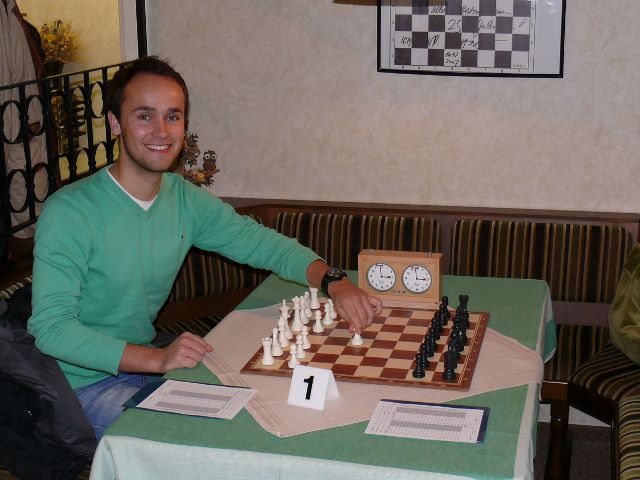 Brett 1: Timo Heitmann - kampflos (+ : -)