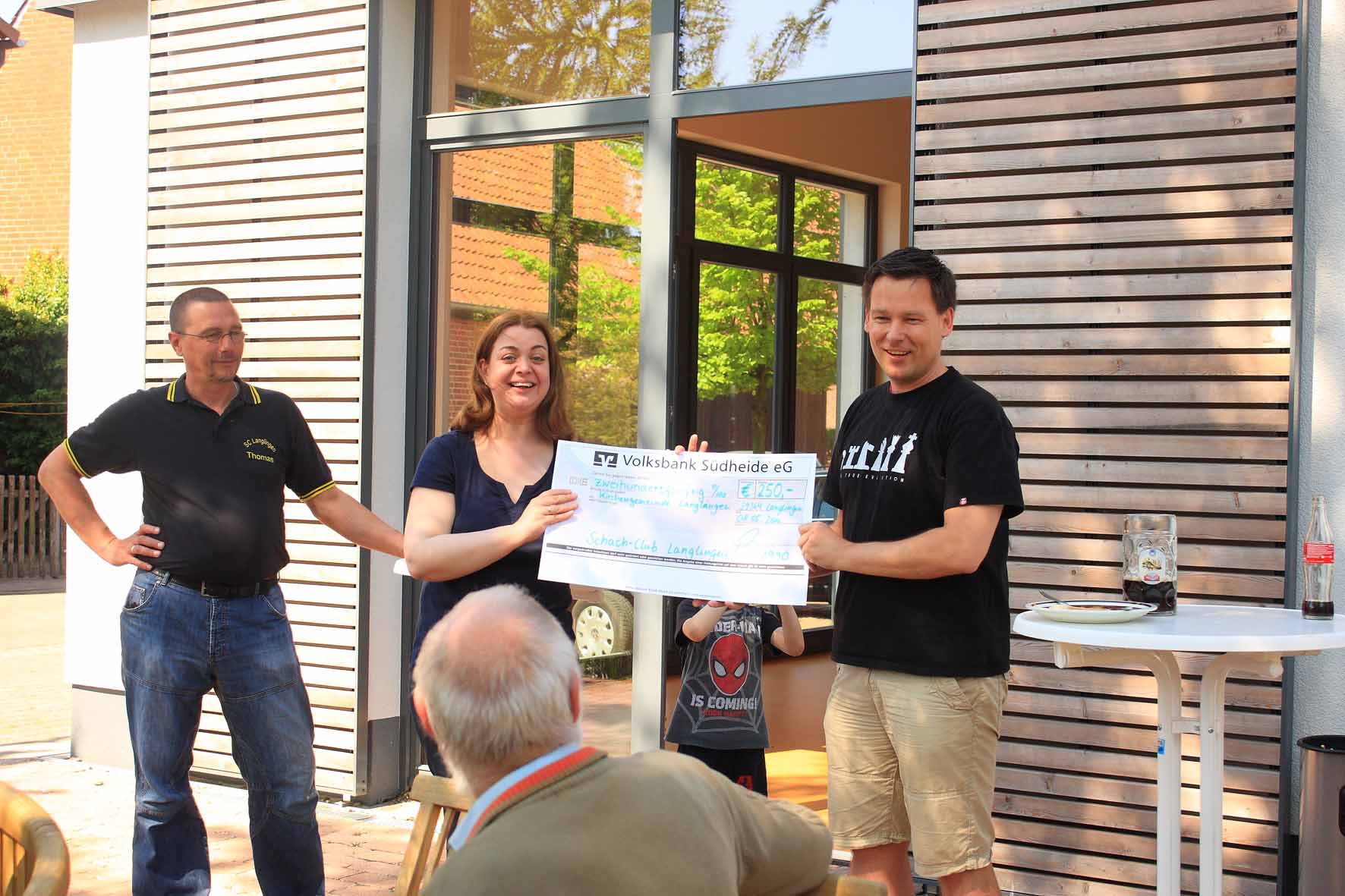 Familienfest zum Saisonabschluss (2.Vorsitzender Thomas Bergmann, Pastorin Schirrmacher und 1.Vorsitzender Nando Seitz)